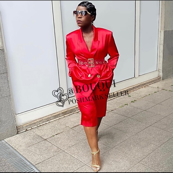 BLOGGER FAV ZARA PLEATED SATIN EFFECT SHORT PANTS - Picture 7 of 9